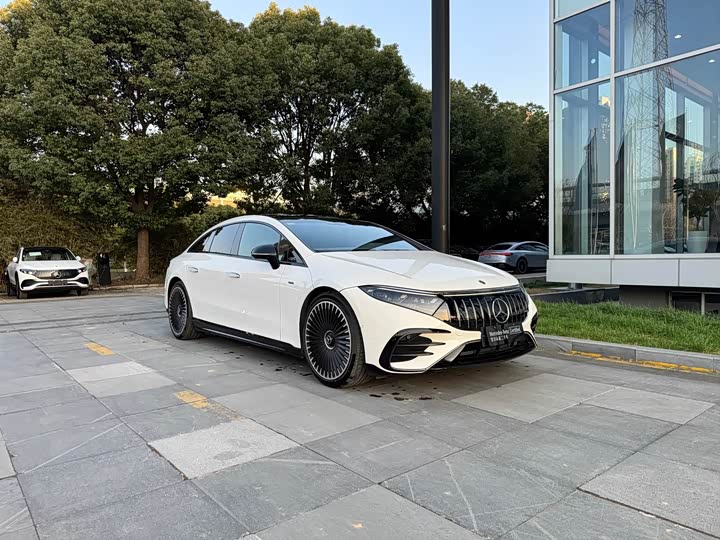 Фото 3 - Mercedes-Benz EQS AMG