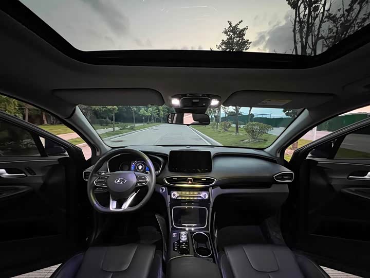 Фото 5 - Hyundai Santa Fe