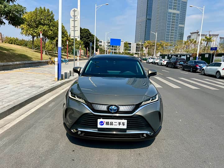 Фото 2 - Toyota Harrier