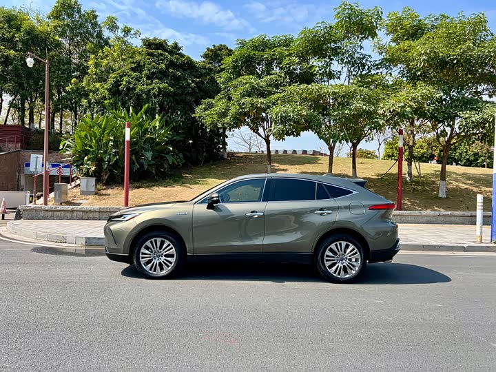 Фото 5 - Toyota Harrier