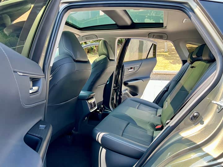 Фото 7 - Toyota Harrier