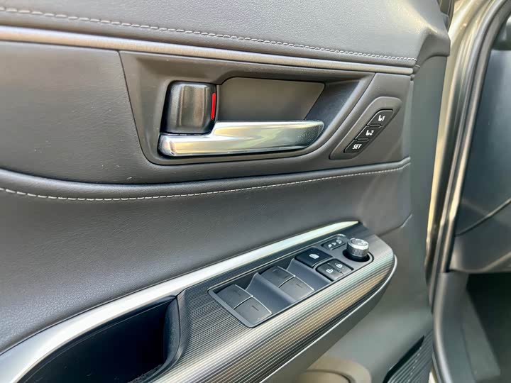 Фото 9 - Toyota Harrier