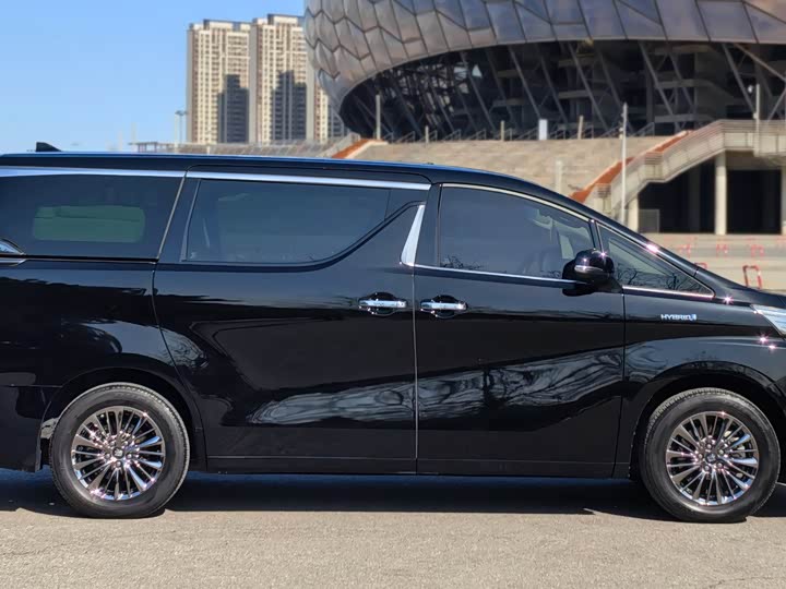 Фото 4 - Toyota Vellfire