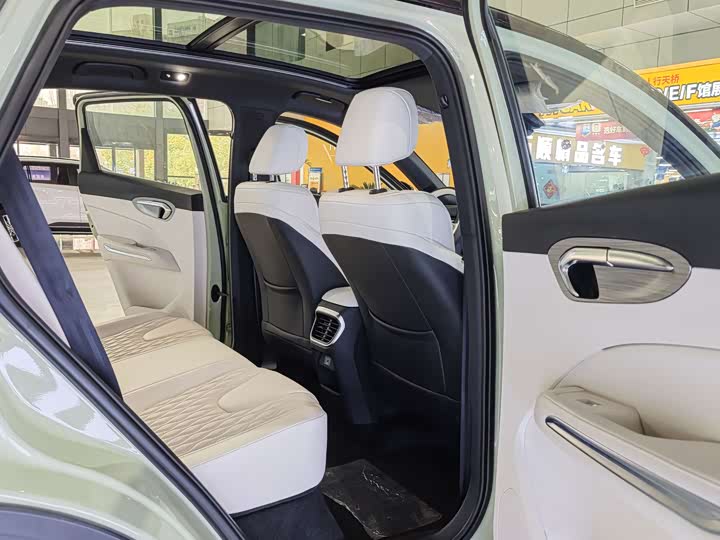 Фото 9 - Bestune 07