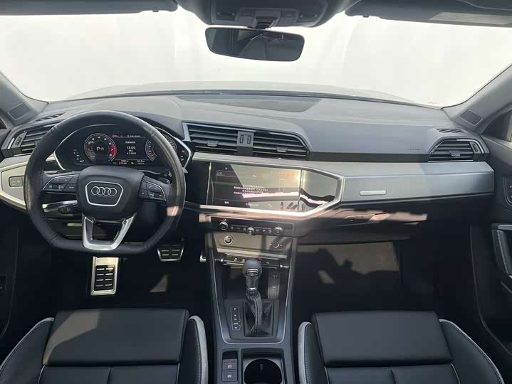 Фото 9 - Audi Q3