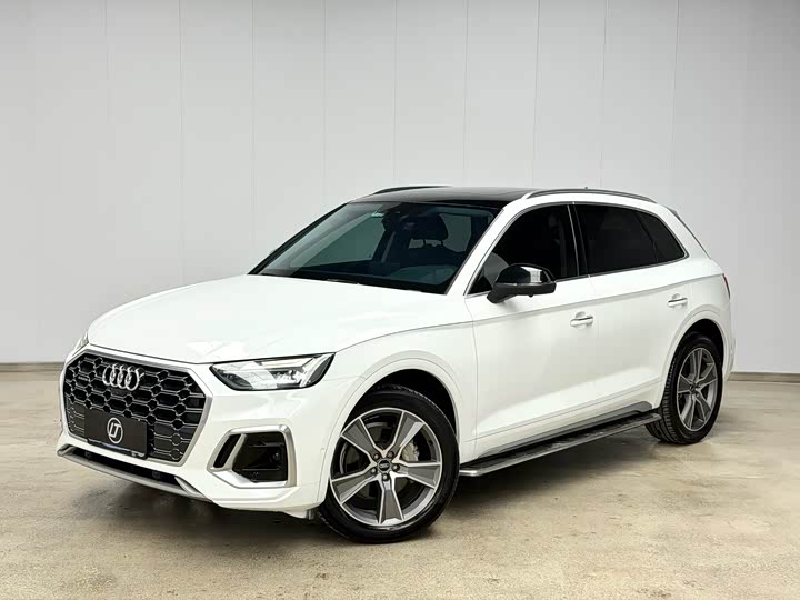 Фото 1 - Audi Q5L