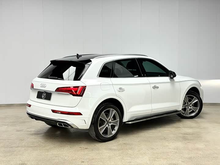 Фото 4 - Audi Q5L