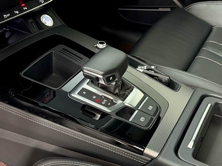 Фото 5 - Audi Q5L