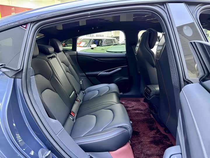 Фото 6 - Xiaomi SU7