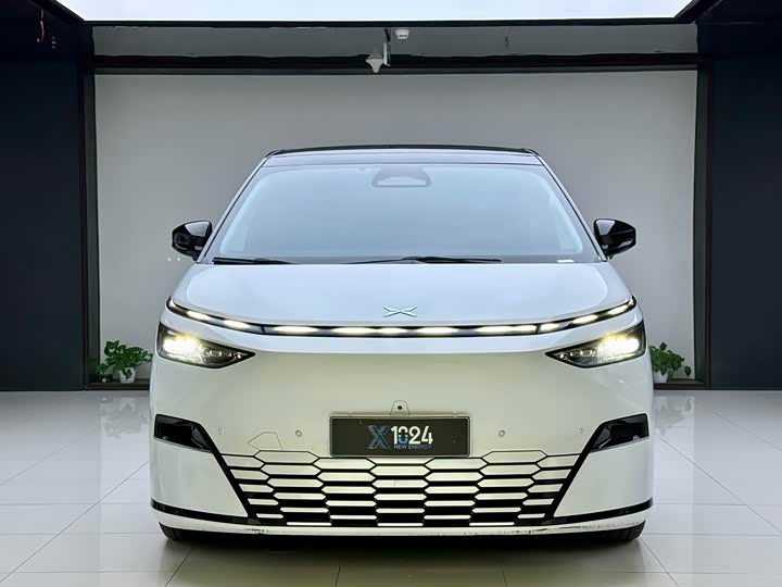 Фото 2 - XPeng X9