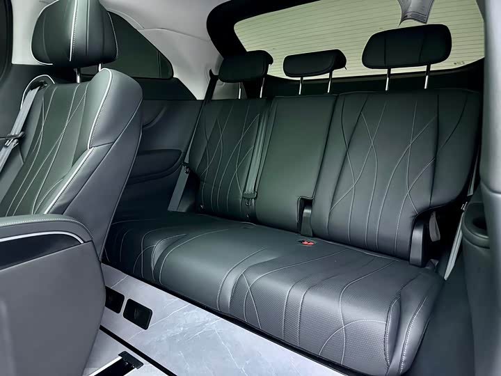 Фото 9 - XPeng X9