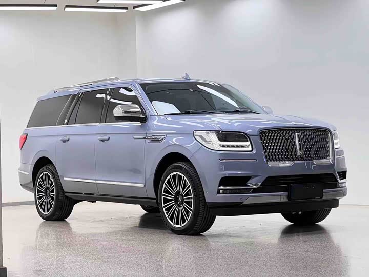 Фото 3 - Lincoln Navigator