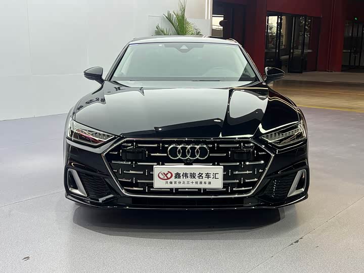 Фото 3 - Audi A7L