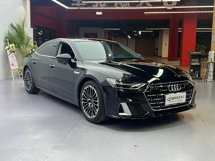 Фото 4 - Audi A7L