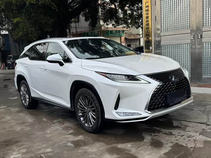 Фото 2 - Lexus RX