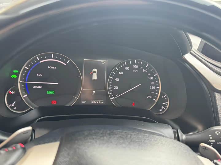 Фото 4 - Lexus RX