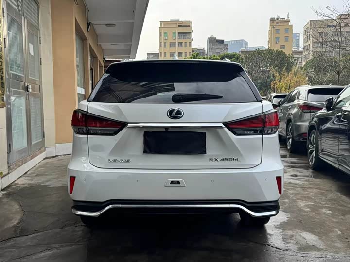 Фото 9 - Lexus RX