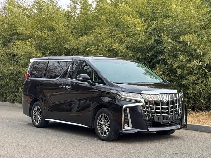 Photo 3 - Toyota Alphard