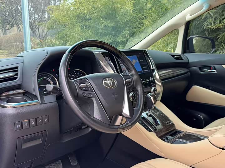 Photo 7 - Toyota Alphard