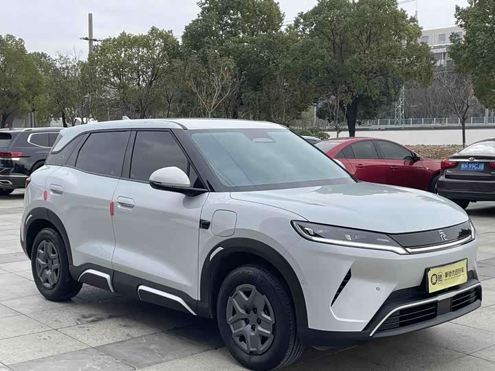 Фото 3 - BYD Yuan Up