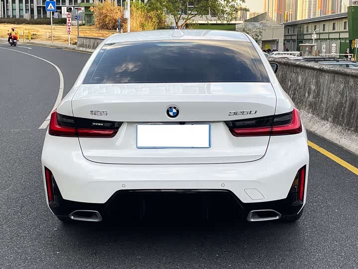 Photo 2 - BMW 3 Series