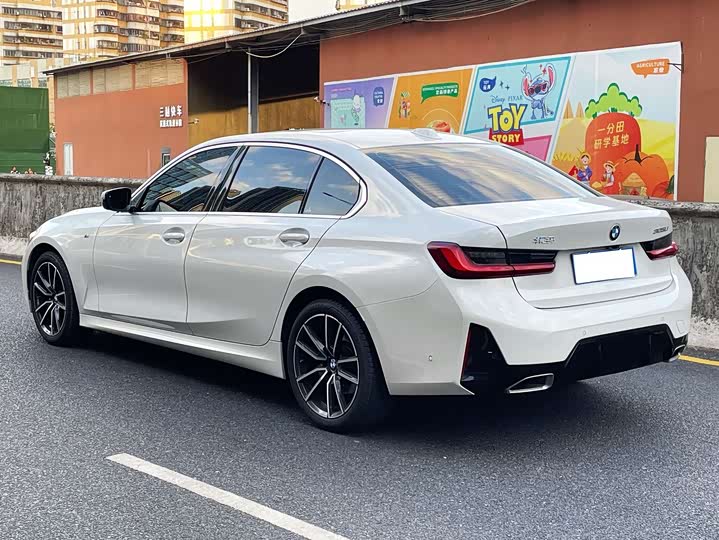 Photo 3 - BMW 3 Series