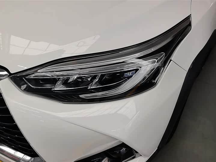 Фото 5 - Toyota Yaris L Hatchback