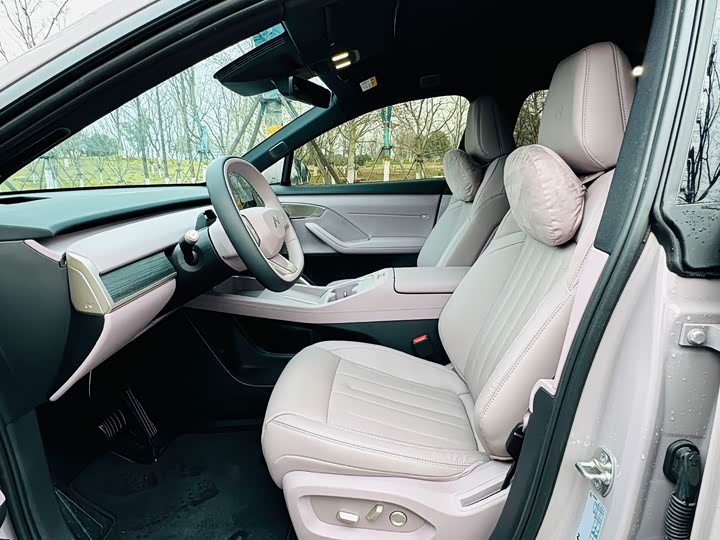 Фото 7 - Nio Onvo L60