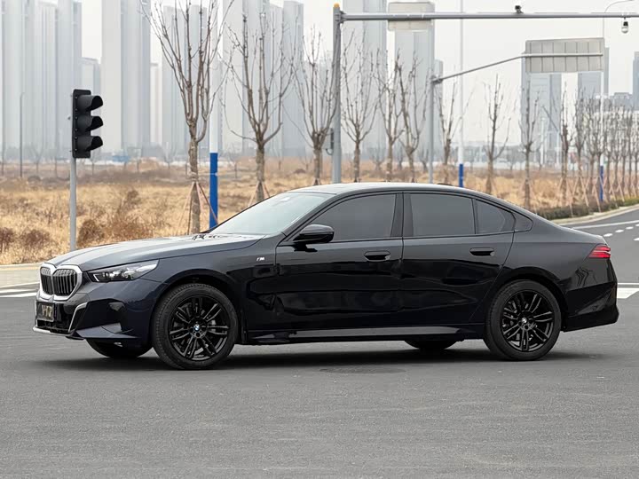 Фото 1 - BMW 5 Series