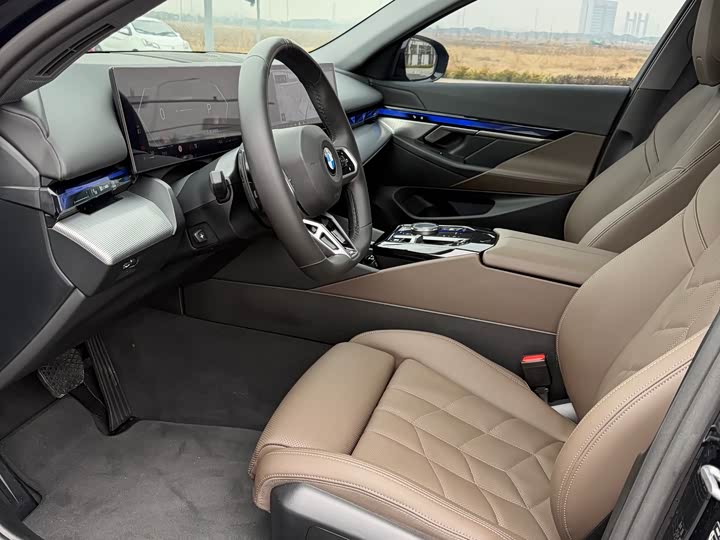 Фото 3 - BMW 5 Series