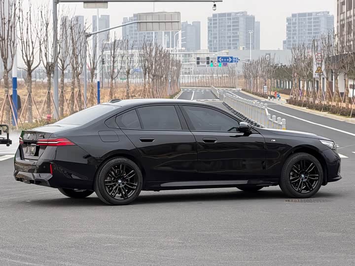 Фото 9 - BMW 5 Series