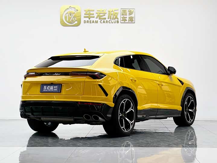 Фото 4 - Lamborghini Urus