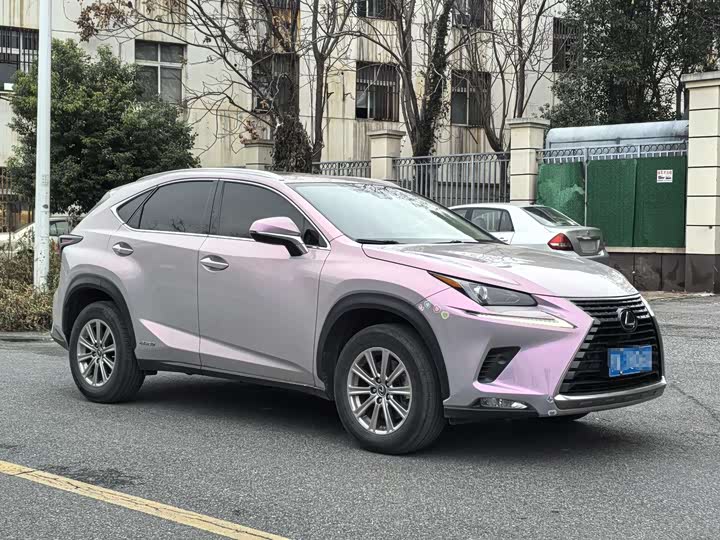 Фото 3 - Lexus NX