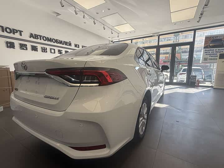 Фото 5 - Toyota Corolla