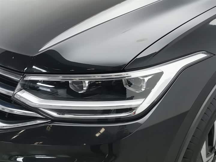 Фото 7 - Volkswagen Tiguan L Pro