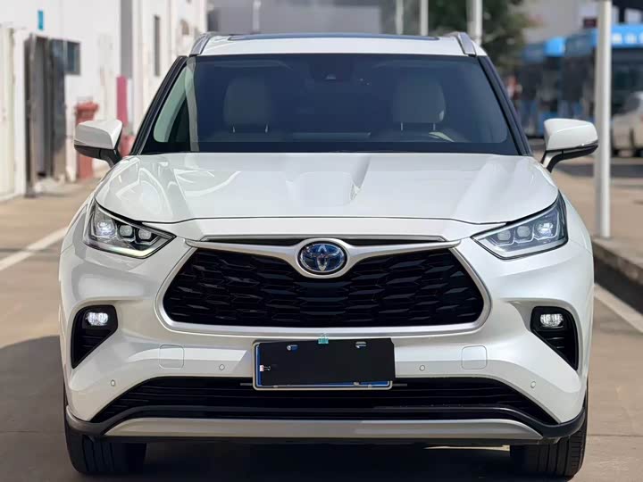 Фото 2 - Toyota Highlander