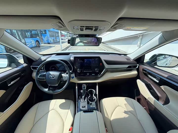 Фото 5 - Toyota Highlander