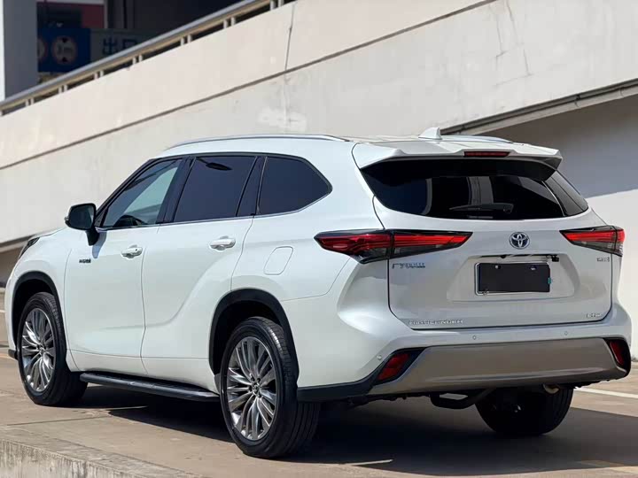 Фото 7 - Toyota Highlander