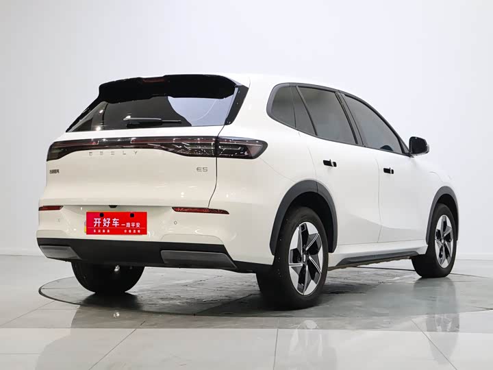 Фото 2 - Geely Galaxy E5