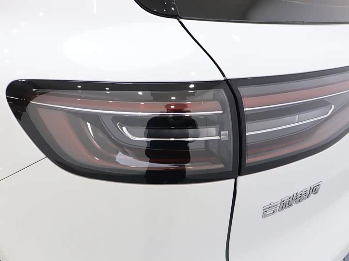 Фото 9 - Geely Galaxy E5