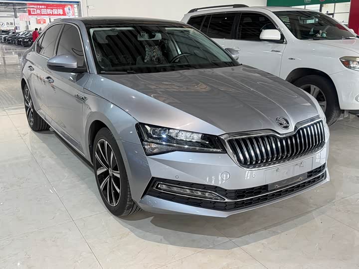 Фото 3 - Skoda Superb