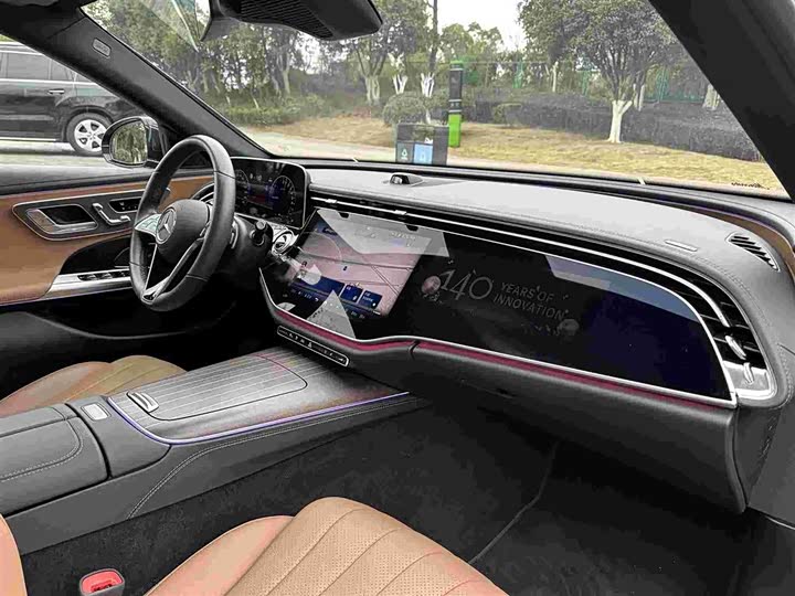 Фото 9 - Mercedes-Benz E-Class Hybrid