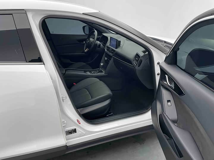 Фото 7 - Mazda CX-4