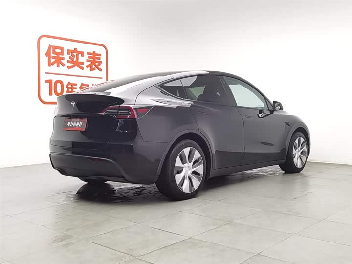 Фото 2 - Tesla Model Y