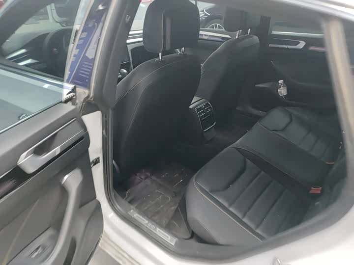 Фото 7 - Volkswagen CC