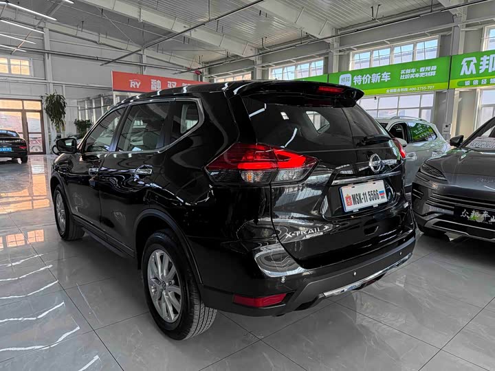 Фото 6 - Nissan X-Trail