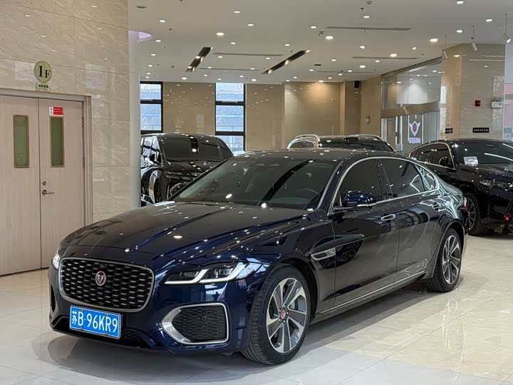 Фото 1 - Jaguar XF L