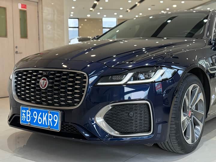 Фото 4 - Jaguar XF L