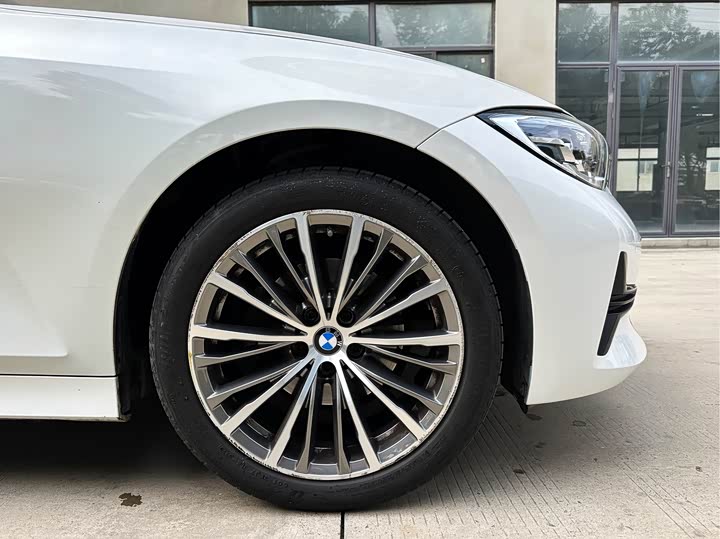 Фото 9 - BMW 3 Series