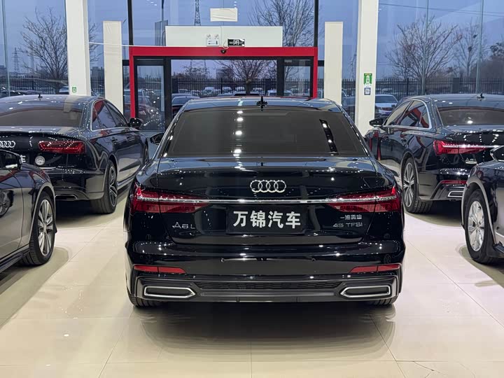 Фото 5 - Audi A6L